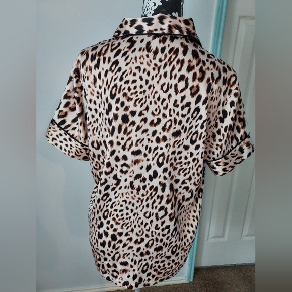Victoria's Secret VS (S) Cream Black Satin Cougar Animal Print Button Up Shirt - Picture 6 of 14